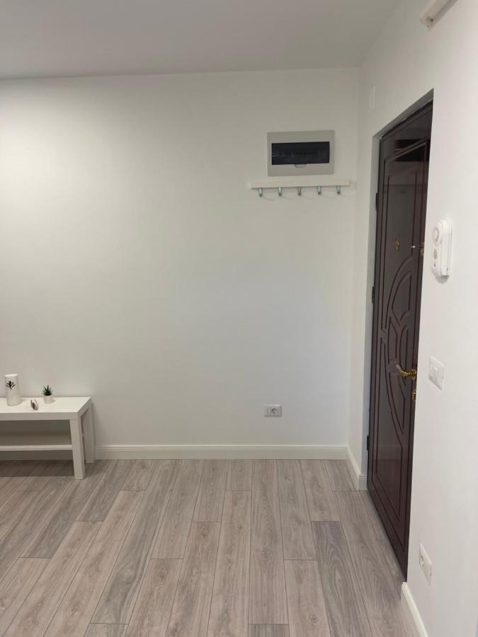 Apartament Incantator In Roman Dış mekan fotoğraf