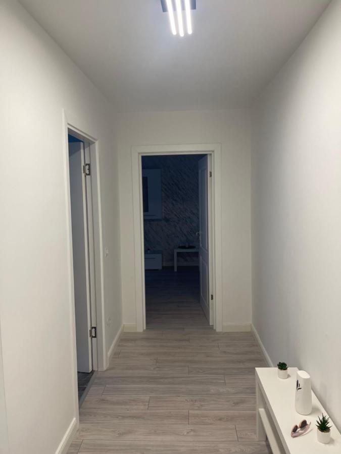 Apartament Incantator In Roman Dış mekan fotoğraf